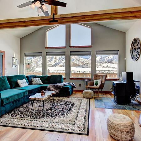 Twin Pines Cabin In Wilderness Ranch On Hwy 21, Amazing Views, 20 Ft Ceilings, Fully Fenced Yard, Pet Friendly, , Go Paddle Boarding At Lucky Peak, Or Snowshoeing In Idaho City And Take In The Hot Springs, Sleeps 10! 博伊西 外观 照片