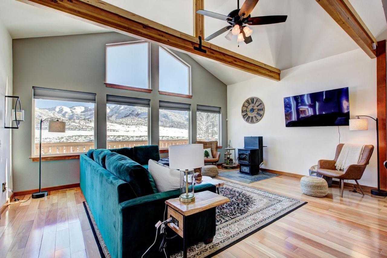 Twin Pines Cabin In Wilderness Ranch On Hwy 21, Amazing Views, 20 Ft Ceilings, Fully Fenced Yard, Pet Friendly, , Go Paddle Boarding At Lucky Peak, Or Snowshoeing In Idaho City And Take In The Hot Springs, Sleeps 10! 博伊西 外观 照片