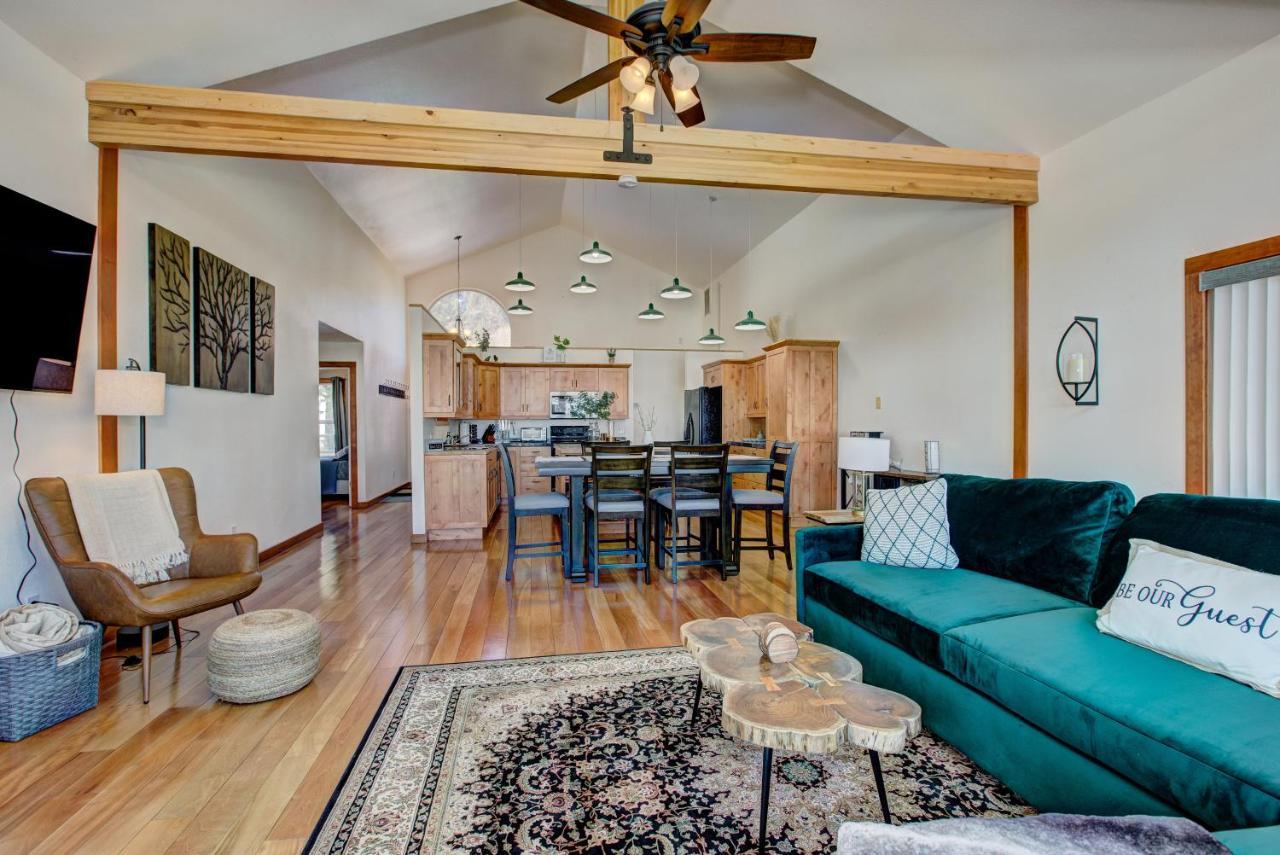 Twin Pines Cabin In Wilderness Ranch On Hwy 21, Amazing Views, 20 Ft Ceilings, Fully Fenced Yard, Pet Friendly, , Go Paddle Boarding At Lucky Peak, Or Snowshoeing In Idaho City And Take In The Hot Springs, Sleeps 10! 博伊西 外观 照片