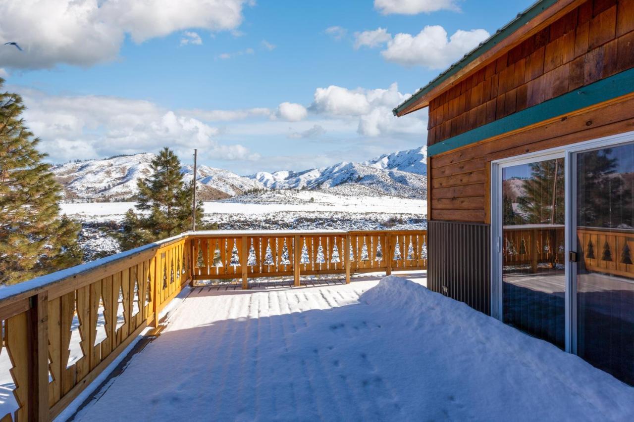 Twin Pines Cabin In Wilderness Ranch On Hwy 21, Amazing Views, 20 Ft Ceilings, Fully Fenced Yard, Pet Friendly, , Go Paddle Boarding At Lucky Peak, Or Snowshoeing In Idaho City And Take In The Hot Springs, Sleeps 10! 博伊西 外观 照片