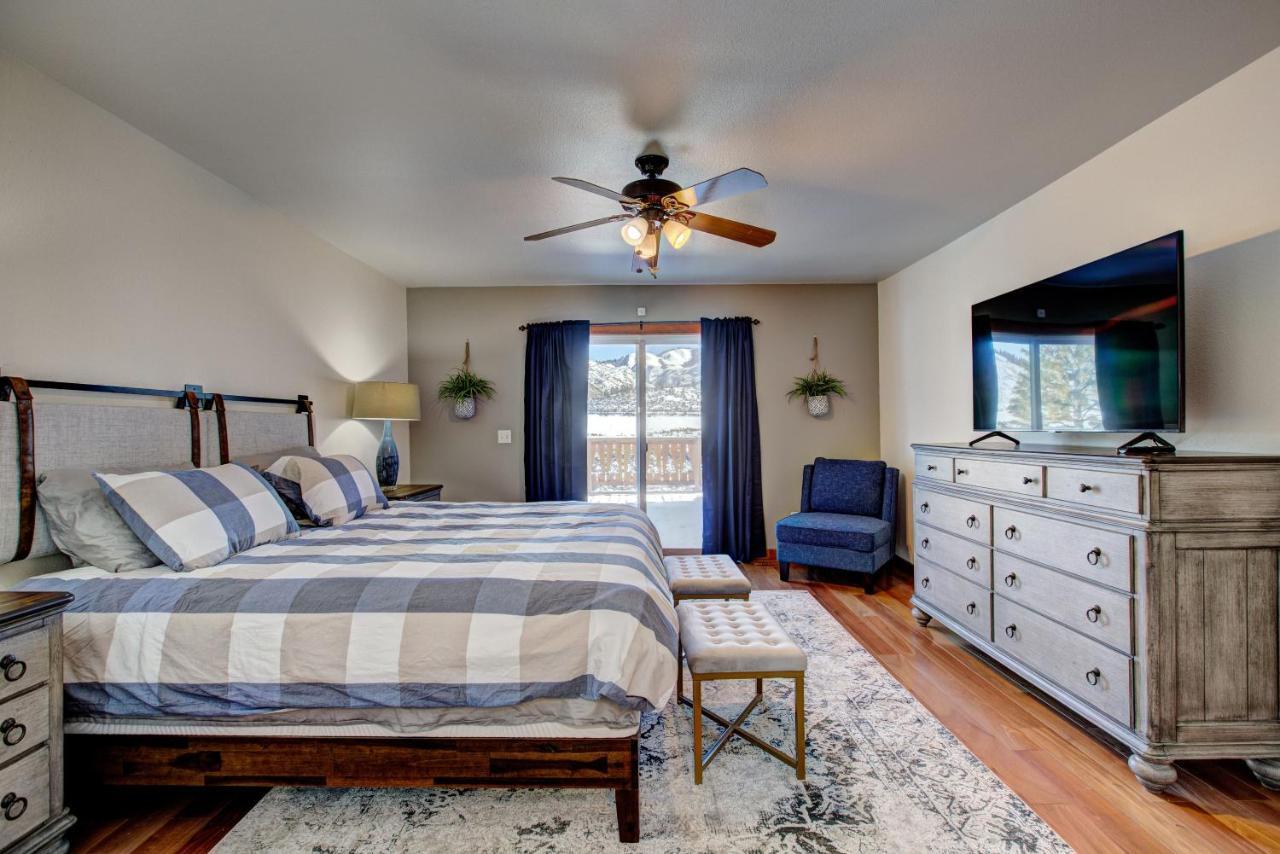 Twin Pines Cabin In Wilderness Ranch On Hwy 21, Amazing Views, 20 Ft Ceilings, Fully Fenced Yard, Pet Friendly, , Go Paddle Boarding At Lucky Peak, Or Snowshoeing In Idaho City And Take In The Hot Springs, Sleeps 10! 博伊西 外观 照片