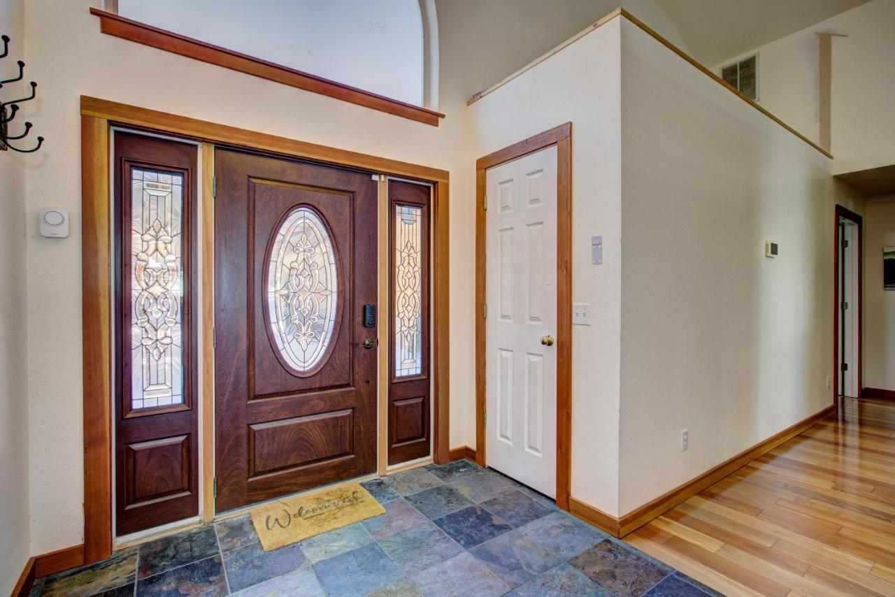 Twin Pines Cabin In Wilderness Ranch On Hwy 21, Amazing Views, 20 Ft Ceilings, Fully Fenced Yard, Pet Friendly, , Go Paddle Boarding At Lucky Peak, Or Snowshoeing In Idaho City And Take In The Hot Springs, Sleeps 10! 博伊西 外观 照片