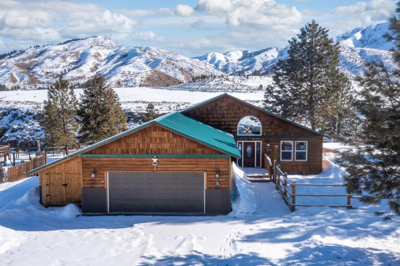 Twin Pines Cabin In Wilderness Ranch On Hwy 21, Amazing Views, 20 Ft Ceilings, Fully Fenced Yard, Pet Friendly, , Go Paddle Boarding At Lucky Peak, Or Snowshoeing In Idaho City And Take In The Hot Springs, Sleeps 10! 博伊西 外观 照片