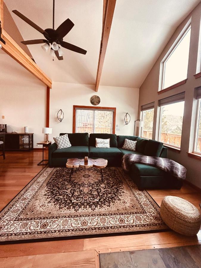 Twin Pines Cabin In Wilderness Ranch On Hwy 21, Amazing Views, 20 Ft Ceilings, Fully Fenced Yard, Pet Friendly, , Go Paddle Boarding At Lucky Peak, Or Snowshoeing In Idaho City And Take In The Hot Springs, Sleeps 10! 博伊西 外观 照片