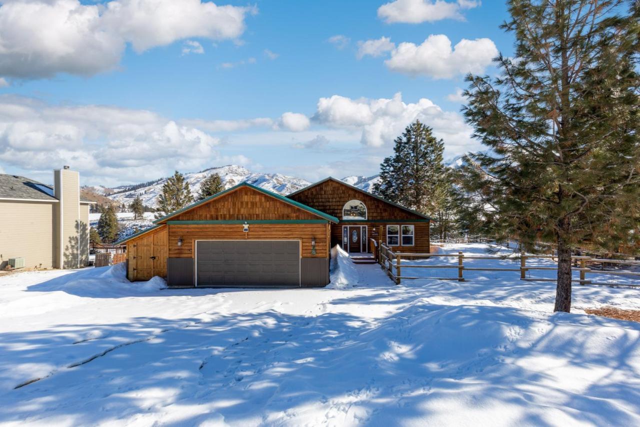 Twin Pines Cabin In Wilderness Ranch On Hwy 21, Amazing Views, 20 Ft Ceilings, Fully Fenced Yard, Pet Friendly, , Go Paddle Boarding At Lucky Peak, Or Snowshoeing In Idaho City And Take In The Hot Springs, Sleeps 10! 博伊西 外观 照片